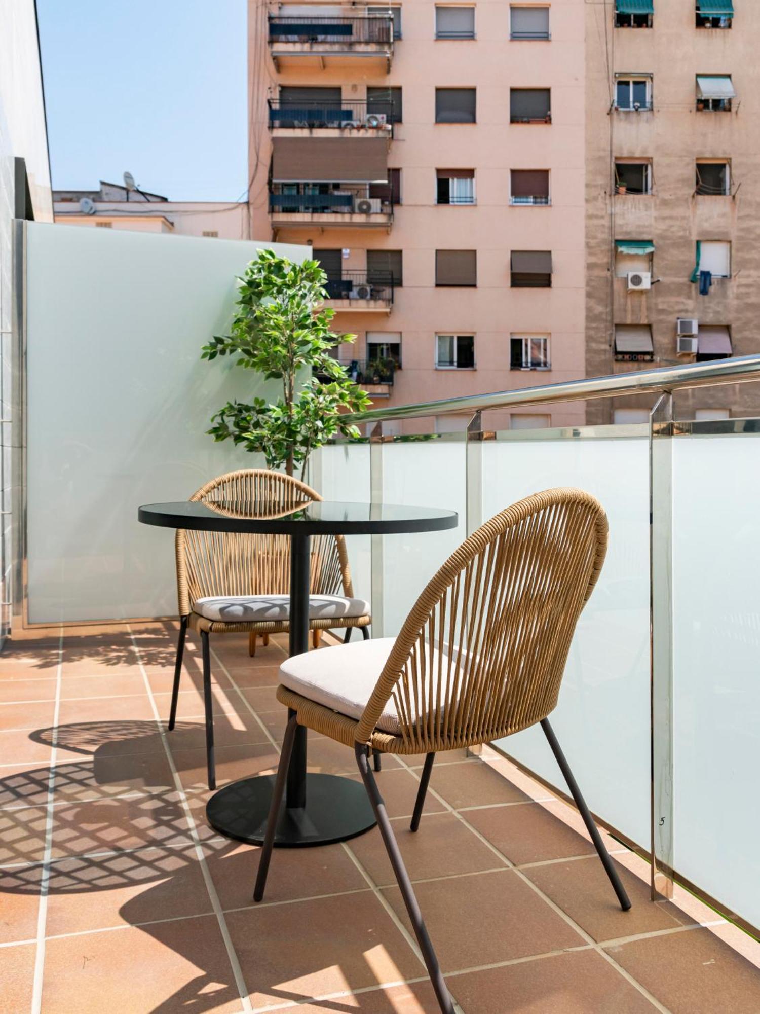 Limehome Barcelona Carrer De Besalu 82 Zewnętrze zdjęcie