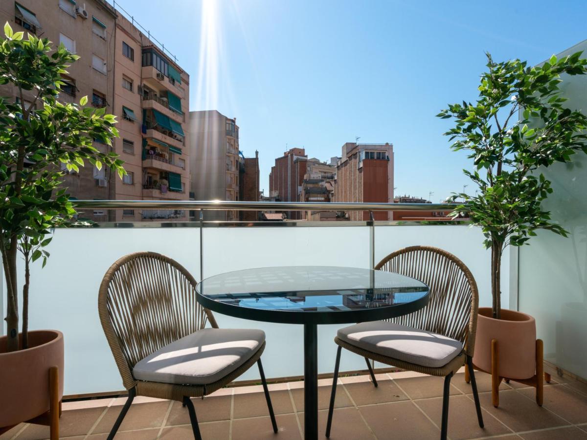 Limehome Barcelona Carrer De Besalu 82 Zewnętrze zdjęcie